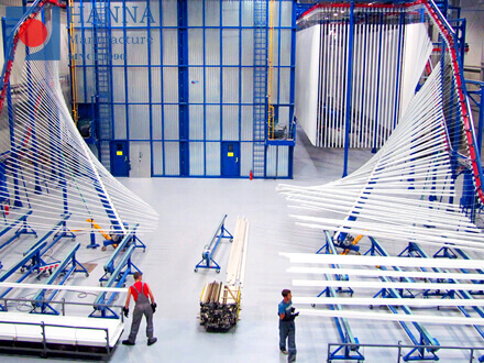 Which factors are related to the excessive surface particles during the powder spraying process of aluminum profile