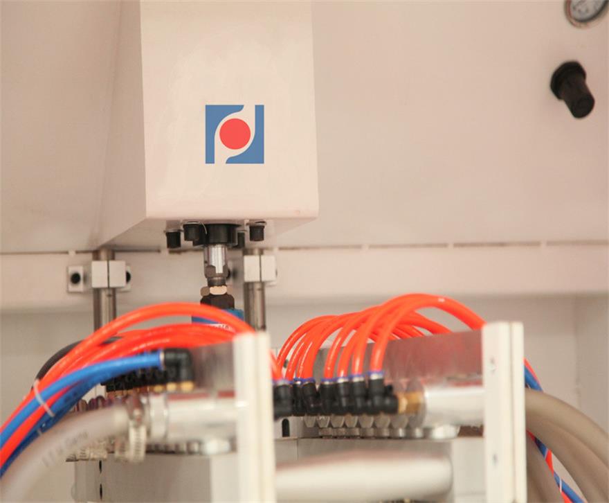 Automatic fast color change solution